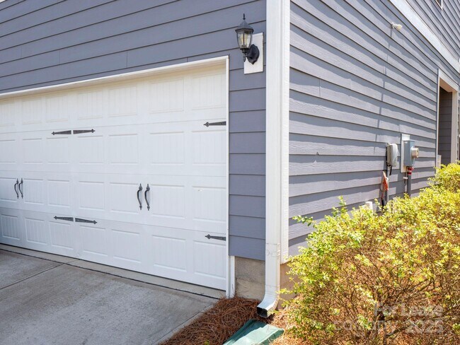 Building Photo - 1034 Lyndon Station Dr