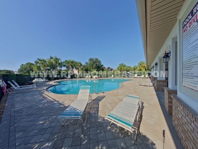 Building Photo - Charming Rental Townhome in Reserve Pointe...
