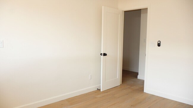 Building Photo - 2 bedrooms 2 baths corner home in Imperial Beach.