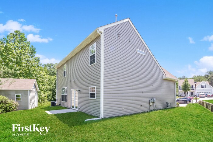Building Photo - 2456 Ingleside Dr