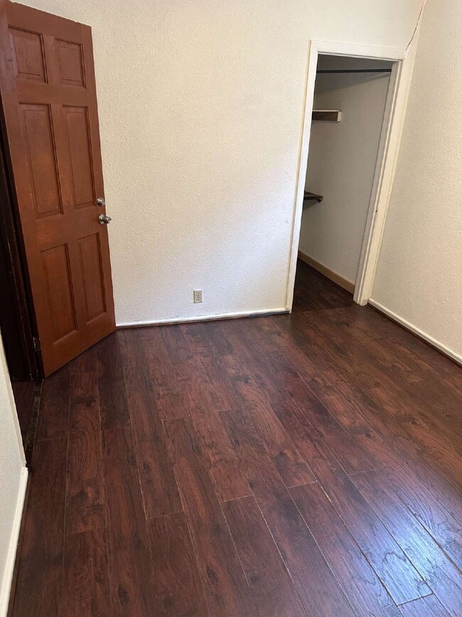 Building Photo - Classic Denver Home: 3 Beds, Updated Kitchen, Private Yard, Parking