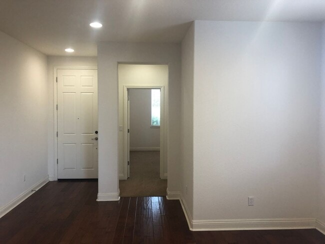 Building Photo - Beautiful 5 Bedroom, 3 Bathroom, 2800 Sqft. El Dordo Hills Home for Lease.