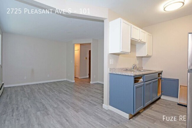 Building Photo - 2725 Pleasant Ave