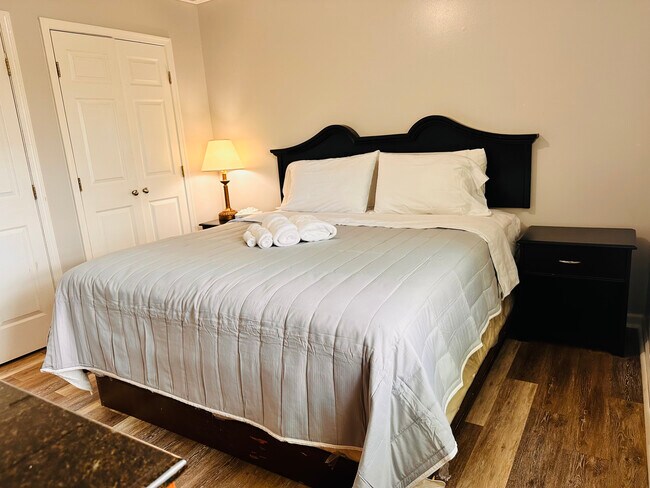 Building Photo - 500 Brookfield Dr