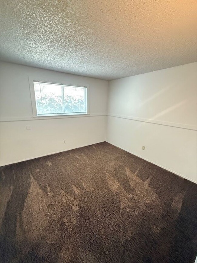 Building Photo - 3003-3003 Juanipero Way