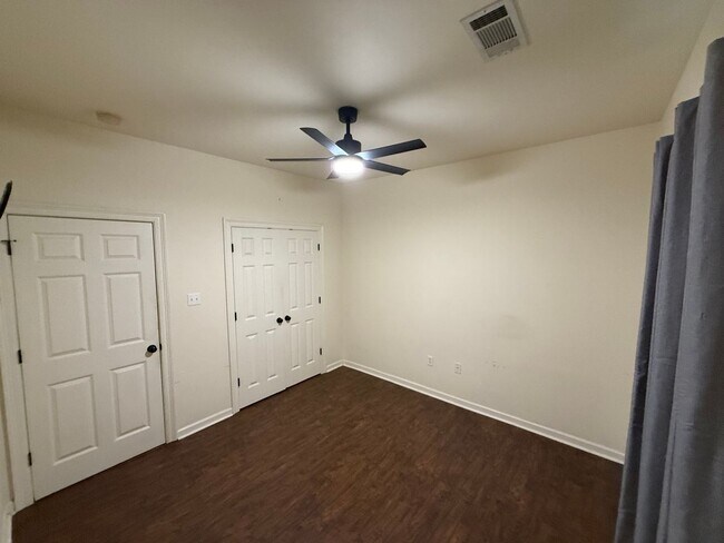 Building Photo - 3BD 2BA House on Nicholson Lakes Subdivision