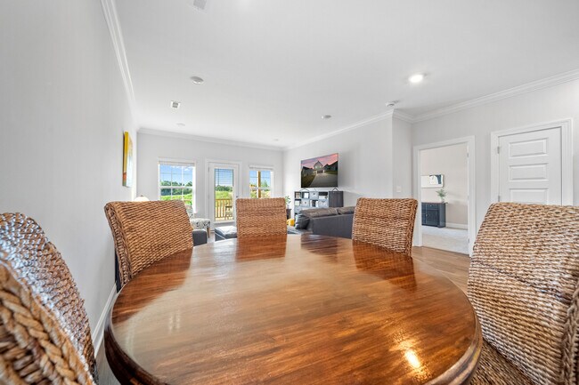 Building Photo - 1621 Spring Berry Ln