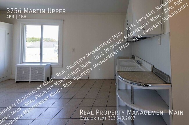 Building Photo - 3756 Martin St