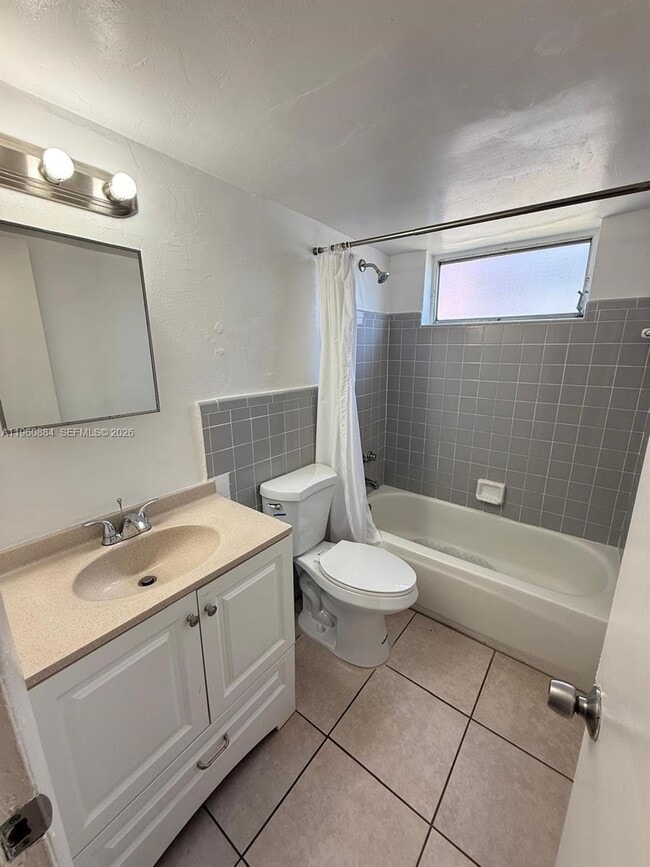 Building Photo - 16851 NE 18th Ave