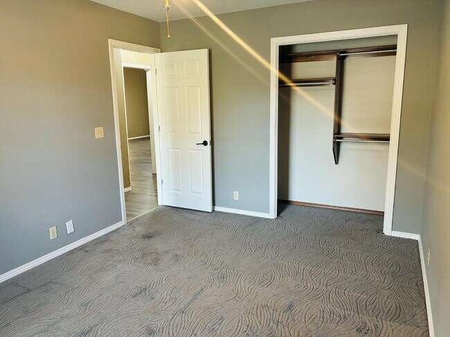 Building Photo - Beautiful Home in Westbury South Ready for Move-In!