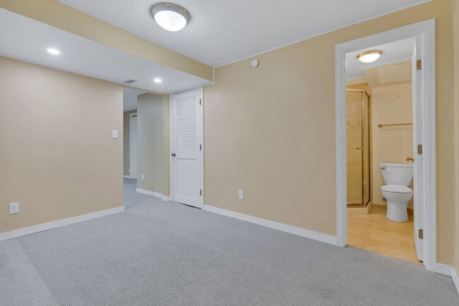 Building Photo - Available NOW! 3 Bedroom 2 Bath Beautiful Home in BOULDER!