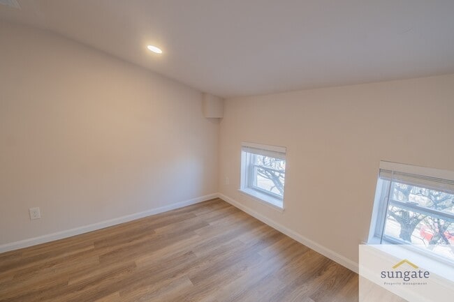 Building Photo - 1911 Eastern Ave