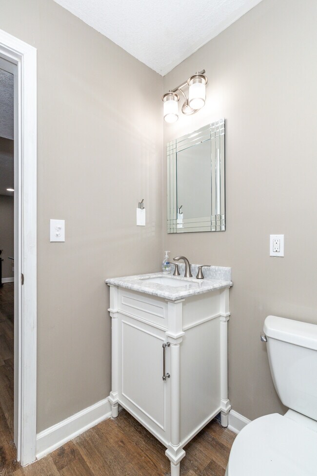 Building Photo - 1100 Winterberry Ln