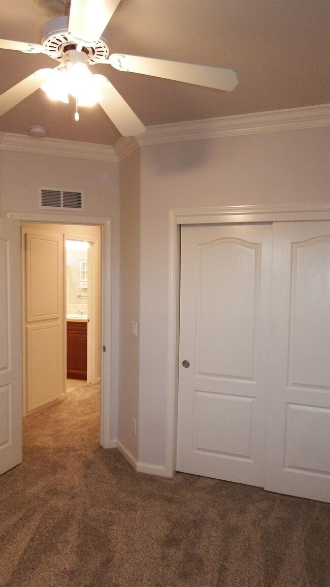 Building Photo - 3658 Vermont Ln