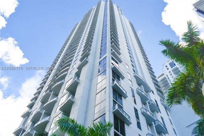Building Photo - 1060 Brickell Ave