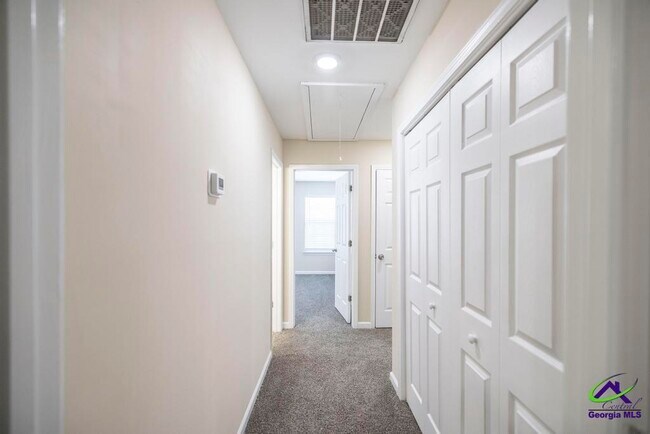 Building Photo - 83 Hamilton Woods Dr