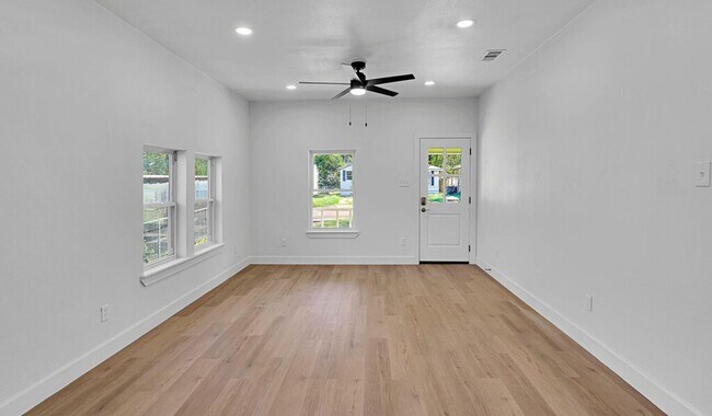 Building Photo - Newly remodeled 4BD 2BA home in Waco