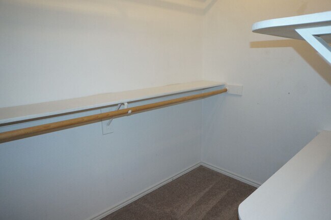 Building Photo - NW Portland Forest Heights Beauty. Flat backyard!