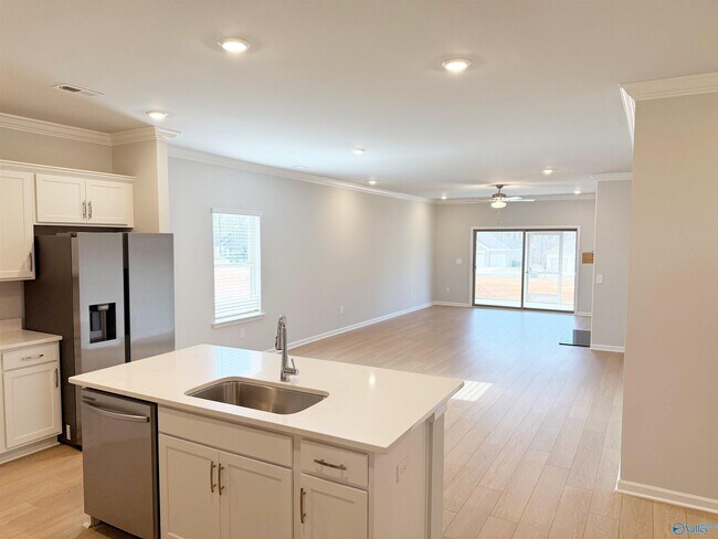 Building Photo - 217 Stockyard Cir