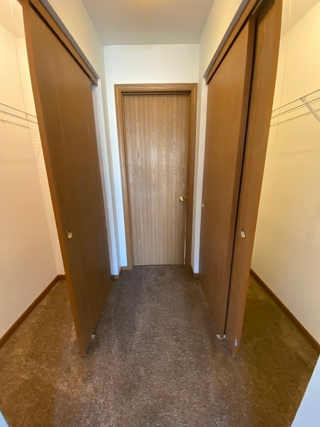 Building Photo - 2203 Rossiter Pkwy