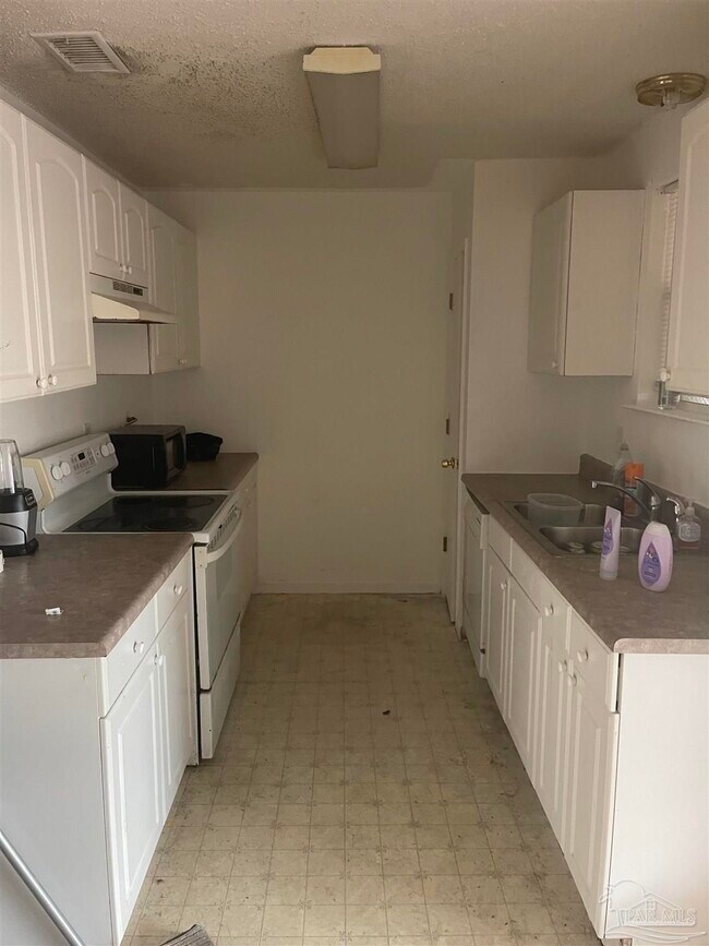 Building Photo - 205 Marine Dr