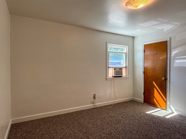 Building Photo - 2004 W Broadway