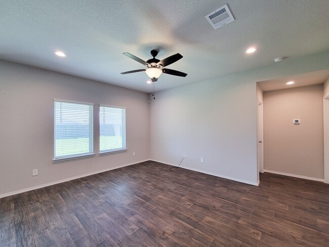 Building Photo - 21344 Pne Ml Dr