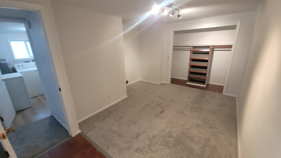 Building Photo - 1033a Bullard St