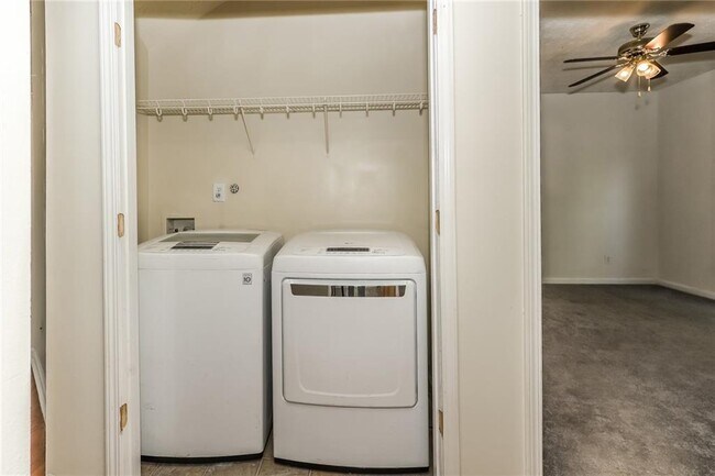 Building Photo - 6076 Camden Forrest Dr