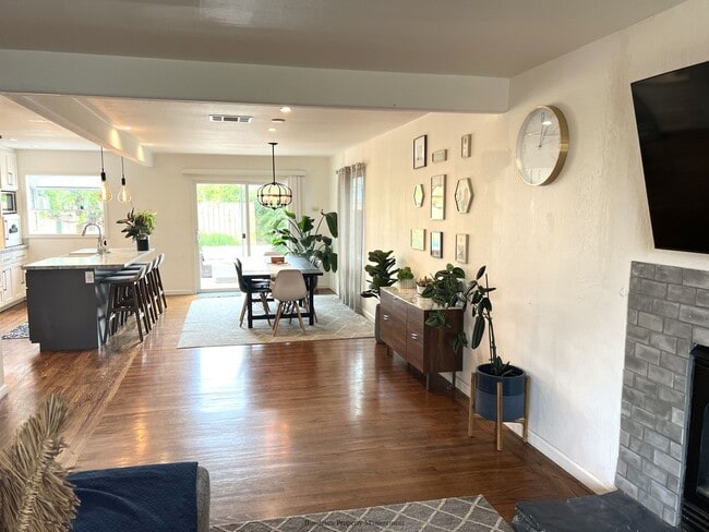 Building Photo - Charming, Updated 3-Bedroom Home in Prime Napa Location