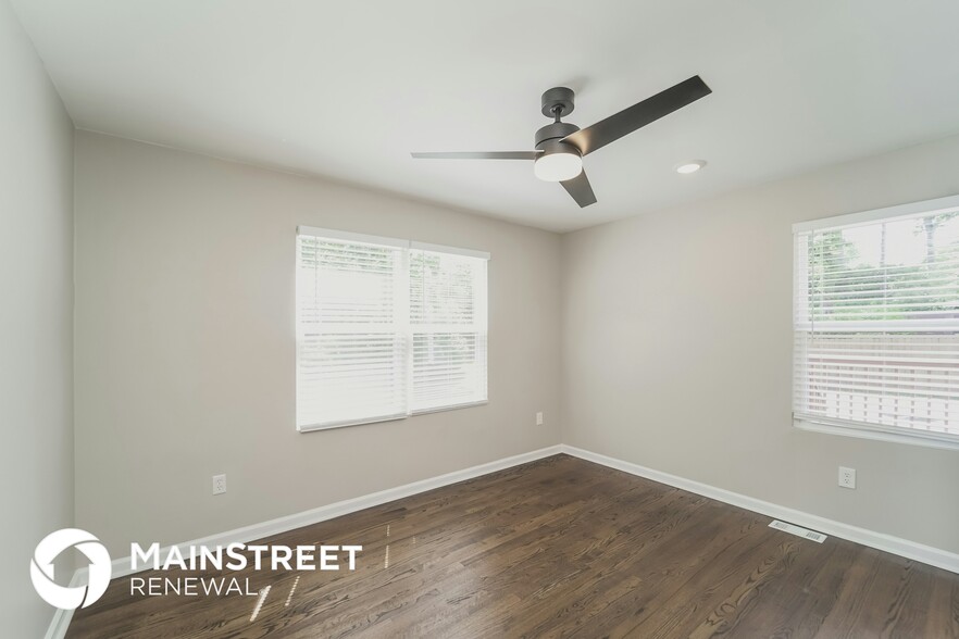 Building Photo - 4919 Seacroft Rd