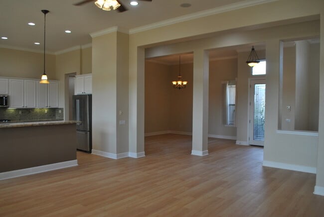 Building Photo - Gorgeous Upgraded Sun City Lincoln Hills Home