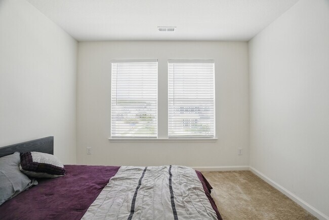 Building Photo - 3501 Silver Fox Trce
