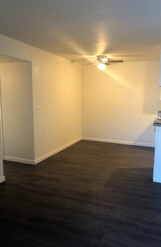 Building Photo - Pinewood Place