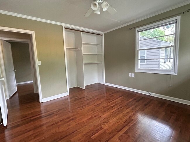 Building Photo - 408 Palm Dr