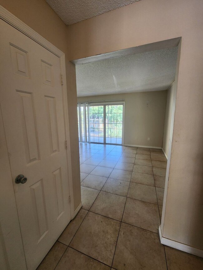 Building Photo - : 2 Bedroom 2 Bath Condo
