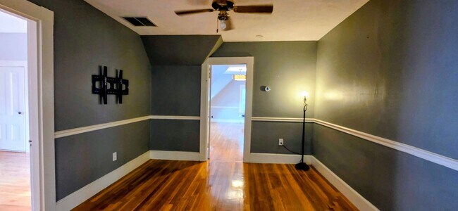 Building Photo - 4 Sparhawk St