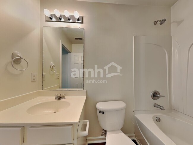 Building Photo - 4544 Fairport Ct