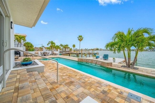 Building Photo - 540 59th Ave