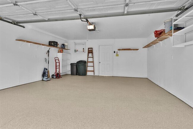 Building Photo - 938 Memorial Village Dr
