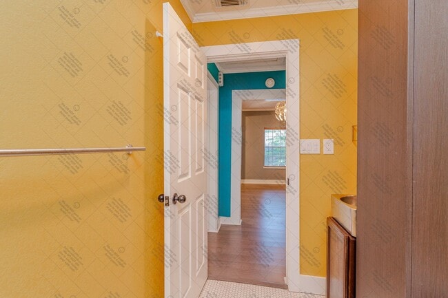 Building Photo - Cozy 2/BR 2/BA One-Level Home with Sunroom & Stainless Steel Kitchen