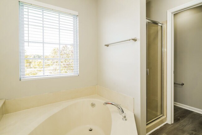 Building Photo - 8430 Bravestone Way