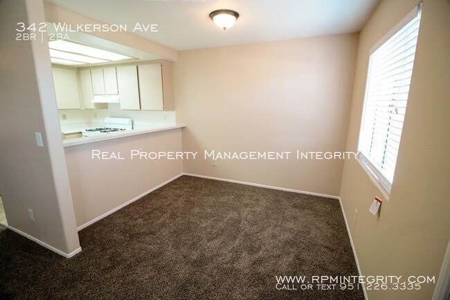 Building Photo - 2 bedroom 2 bath apartment in Perris