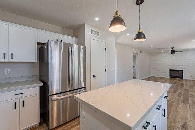 Building Photo - Newly Remodeled 3 bedroom in Goodyear!