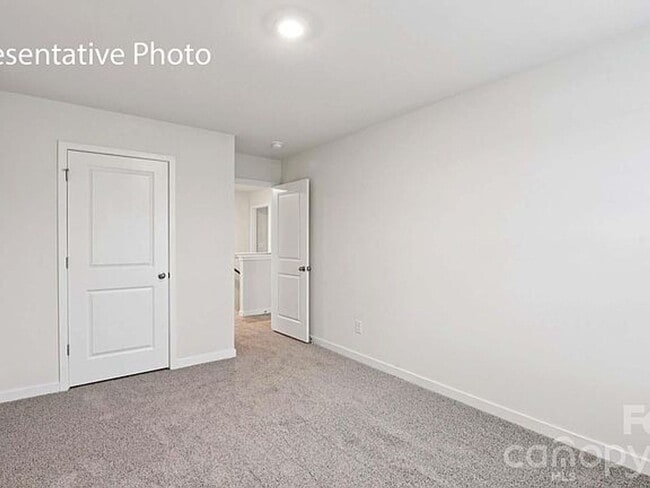 Building Photo - 676 13th Ave Dr NE