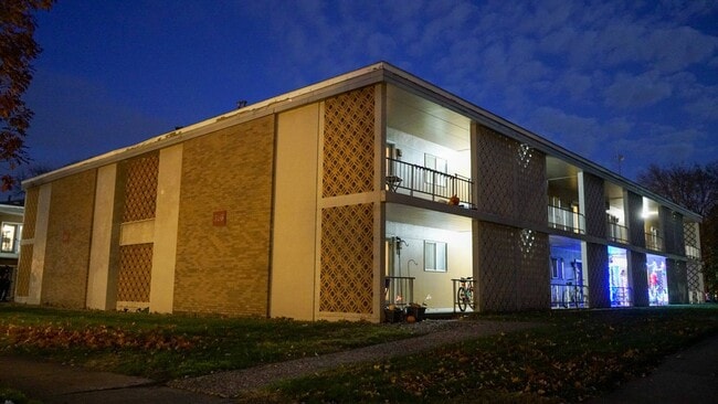 Building Photo - Prairie Place
