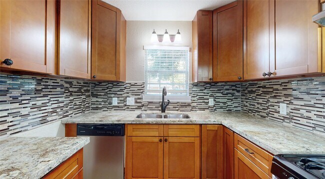 Building Photo - 511 Pearl St