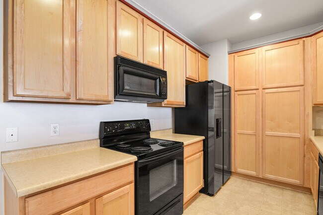 Building Photo - 1574 Olympia Cir