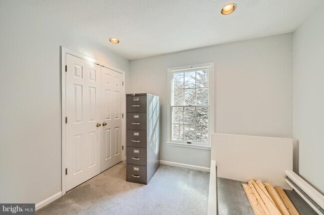 Building Photo - 8 Sapphire Hill Ct