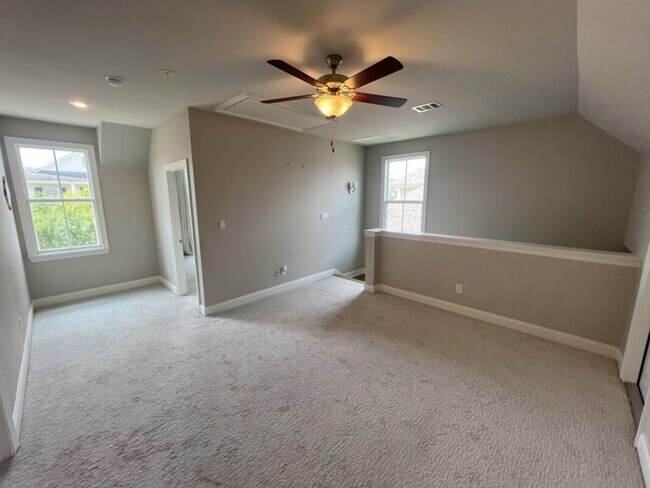 Building Photo - Beautiful 4-Bedroom Home in The Magnificen...